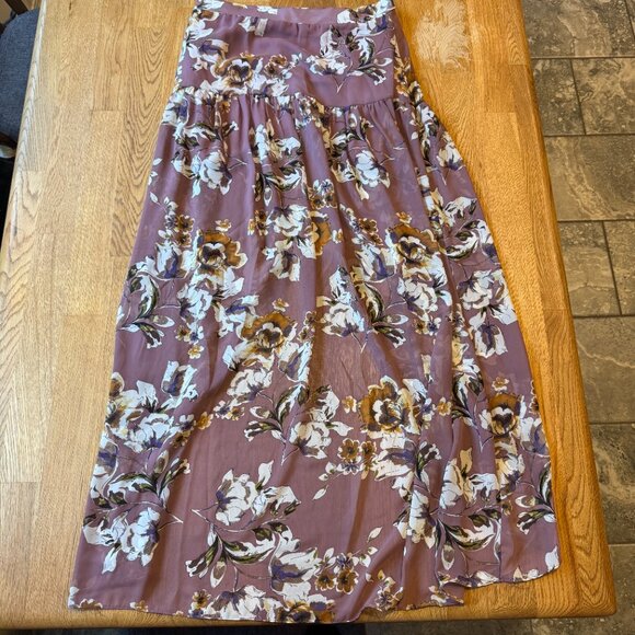 Promesa Mauve Floral Hi Low Skirt - Picture 4 of 9